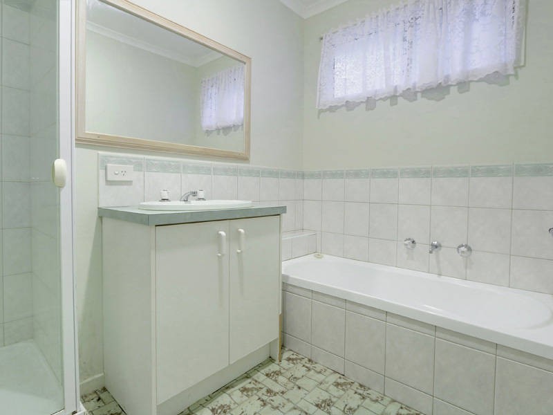 107 Seventh Avenue, Rosebud VIC 3939