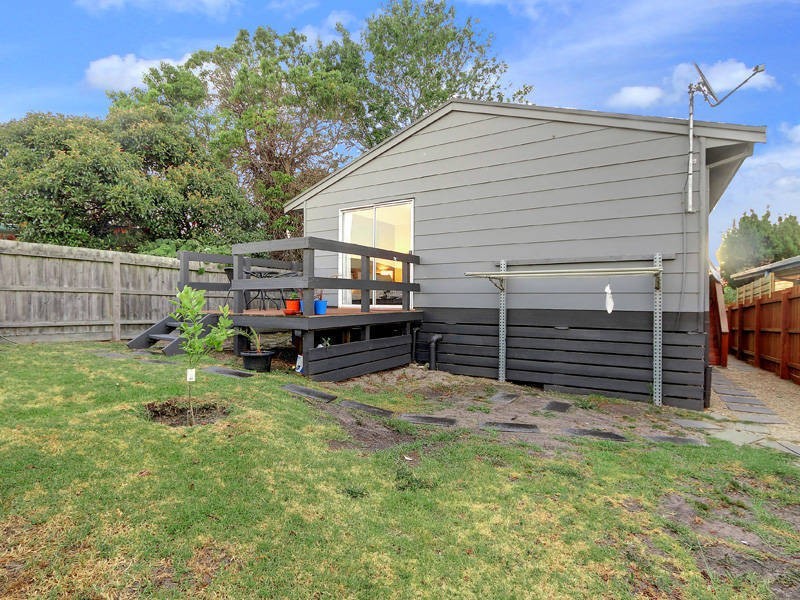 107 Seventh Avenue, Rosebud VIC 3939