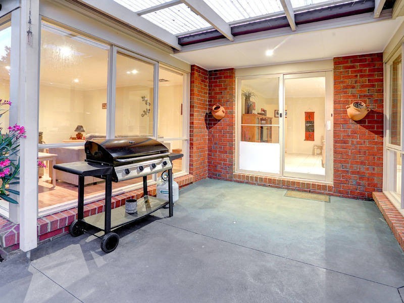 24 Lakeside Court, Safety Beach VIC 3936