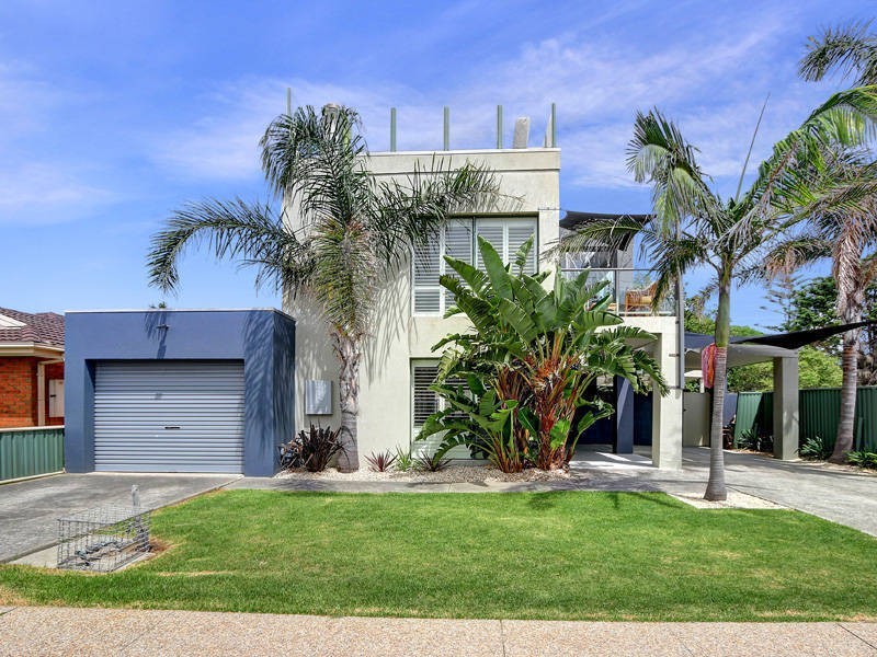 4 Victoria Street, Safety Beach VIC 3936