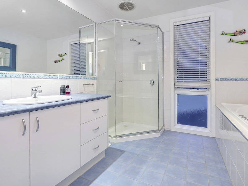 12 Seabrook Avenue, Rosebud VIC 3939