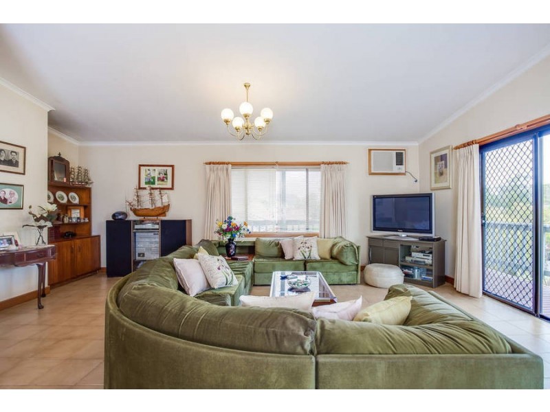 35 Woodlands Grove, Safety Beach VIC 3936