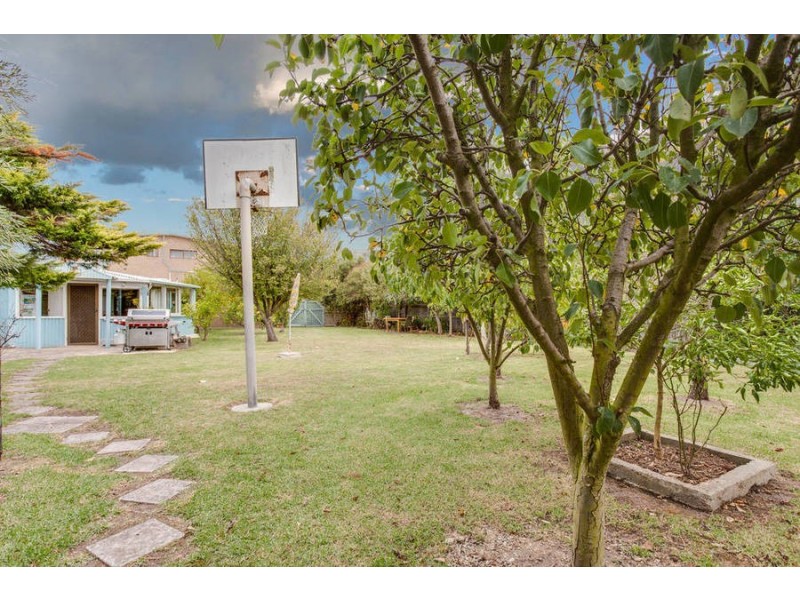 35 Woodlands Grove, Safety Beach VIC 3936