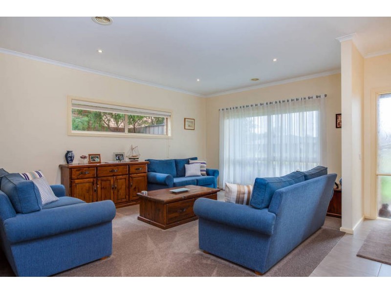 2A Coveside Avenue, Safety Beach VIC 3936
