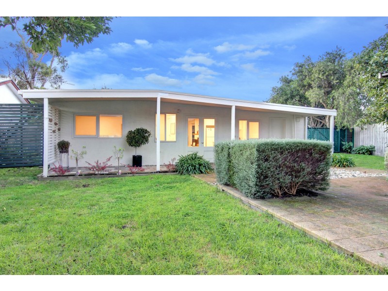 1 Meadow Avenue, Tootgarook VIC 3941