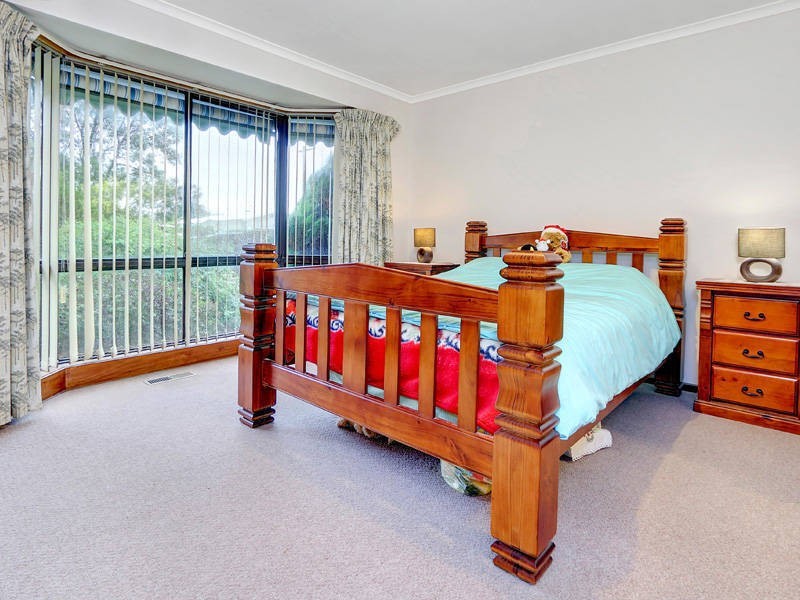 24 Victoria Crescent, Safety Beach VIC 3936