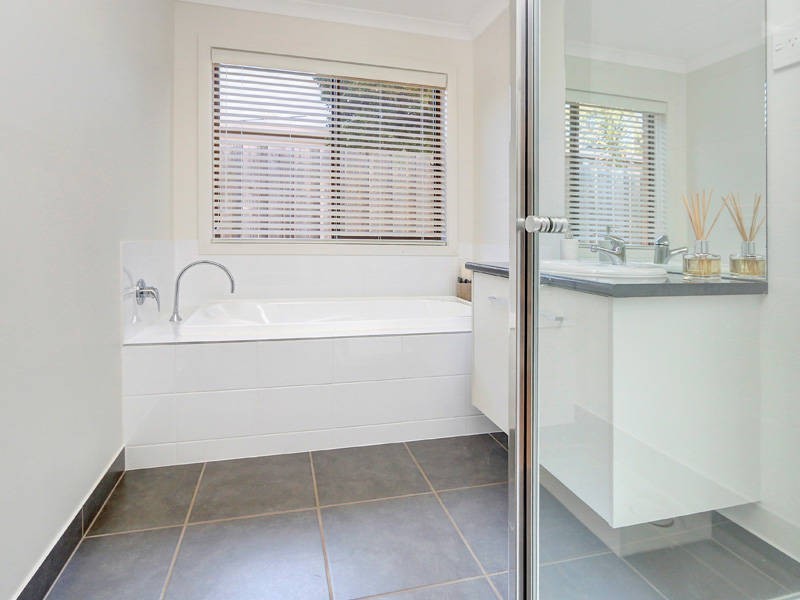 10 Owarra Street, Rye VIC 3941