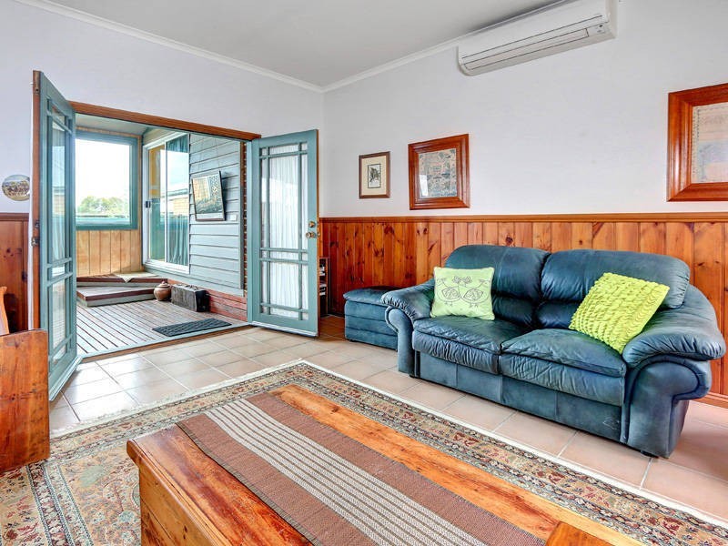 57 Palm Tree Drive, Safety Beach VIC 3936