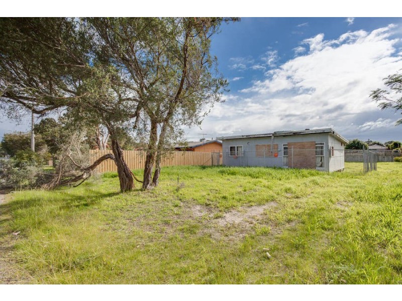 34 Florence Avenue, Rosebud West VIC 3940