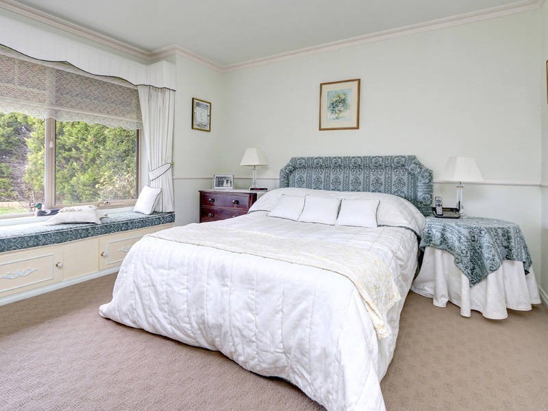 16 Golf Course Lane, Safety Beach VIC 3936