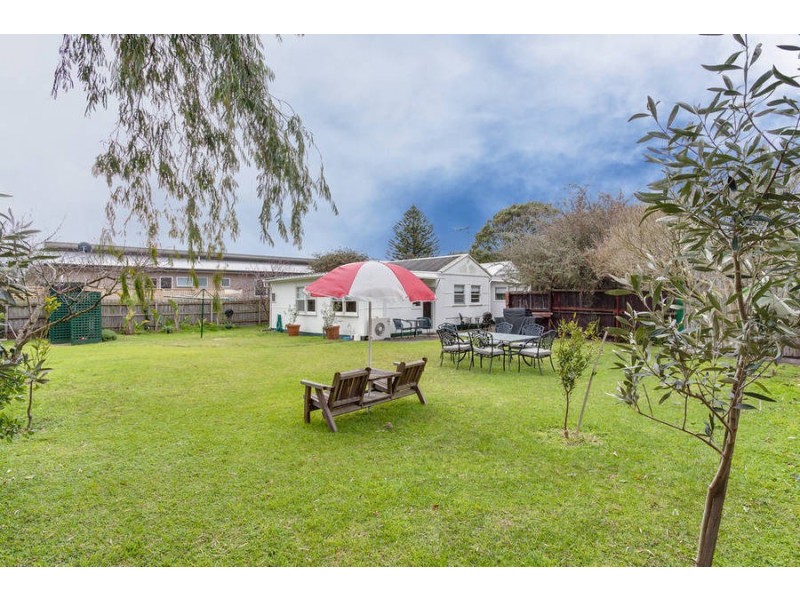 18 Laura Street, Tootgarook VIC 3941