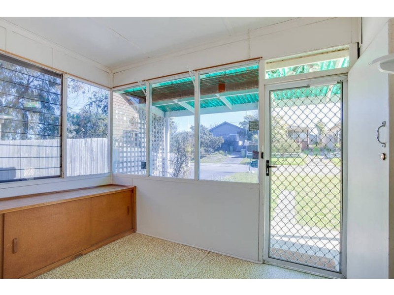 95  Ninth Avenue, Rosebud VIC 3939