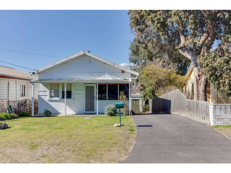 95  Ninth Avenue, Rosebud VIC 3939