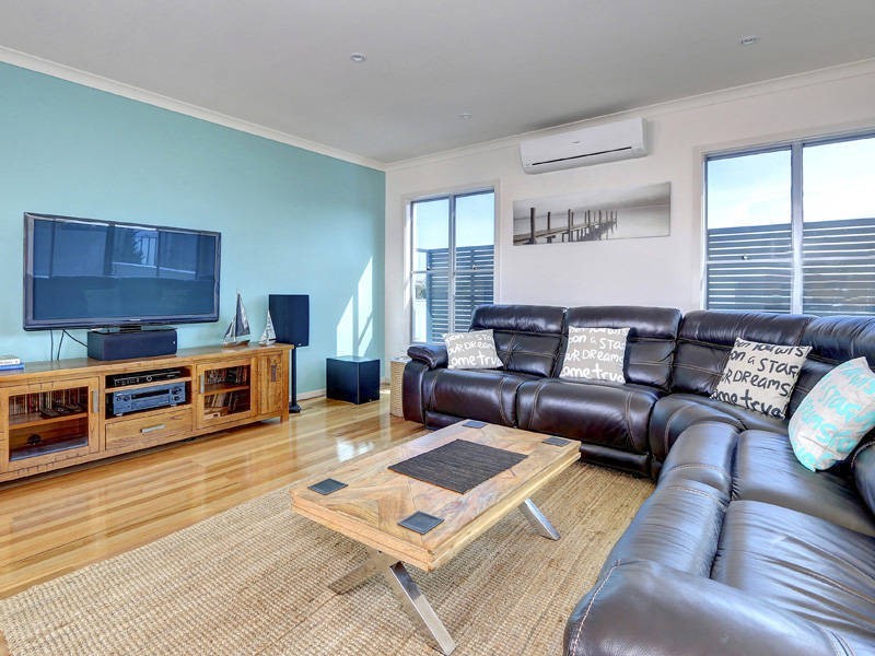 9/311 Dromana Parade, Safety Beach VIC 3936