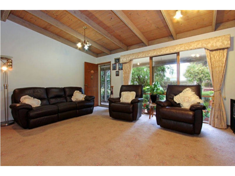 1 Howqua Drive, Rosebud West VIC 3940