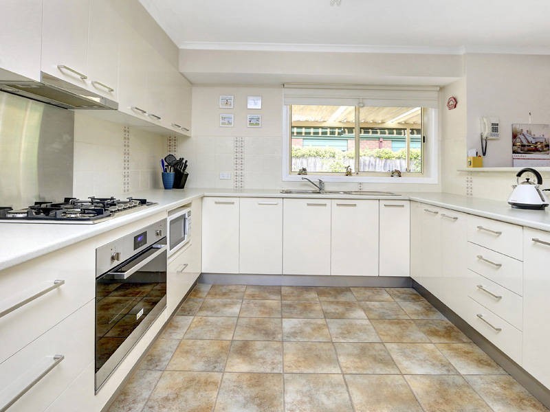 4 Maggie Mews, Safety Beach VIC 3936