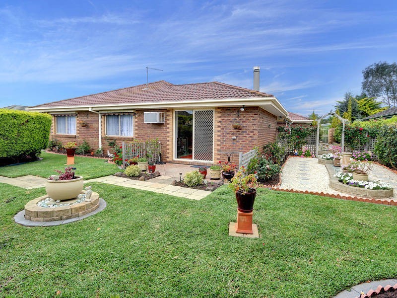 4 Maggie Mews, Safety Beach VIC 3936