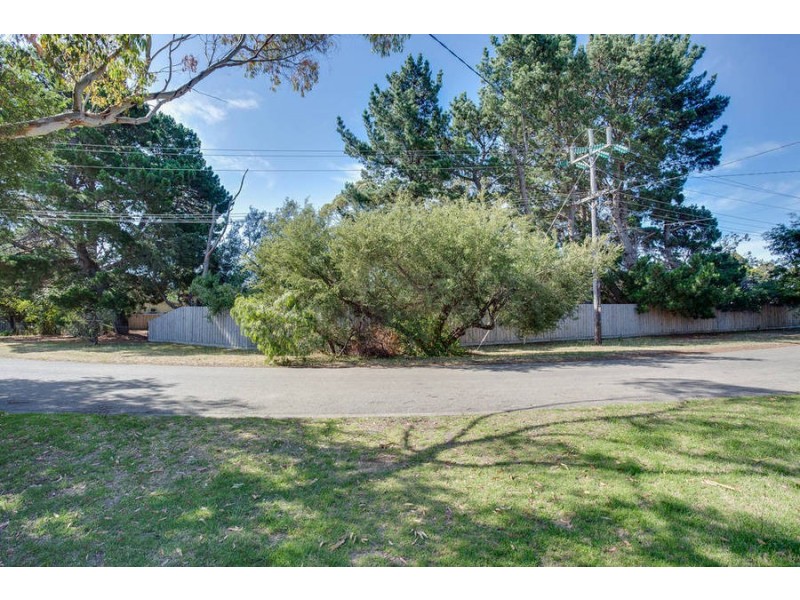 52 Swans Way, Rosebud West VIC 3940