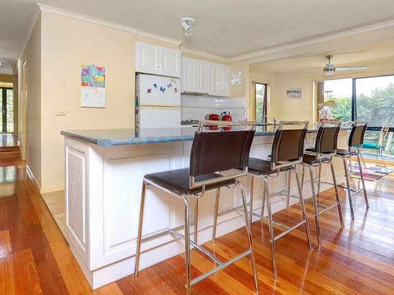 16 Fairway Circle, Safety Beach VIC 3936