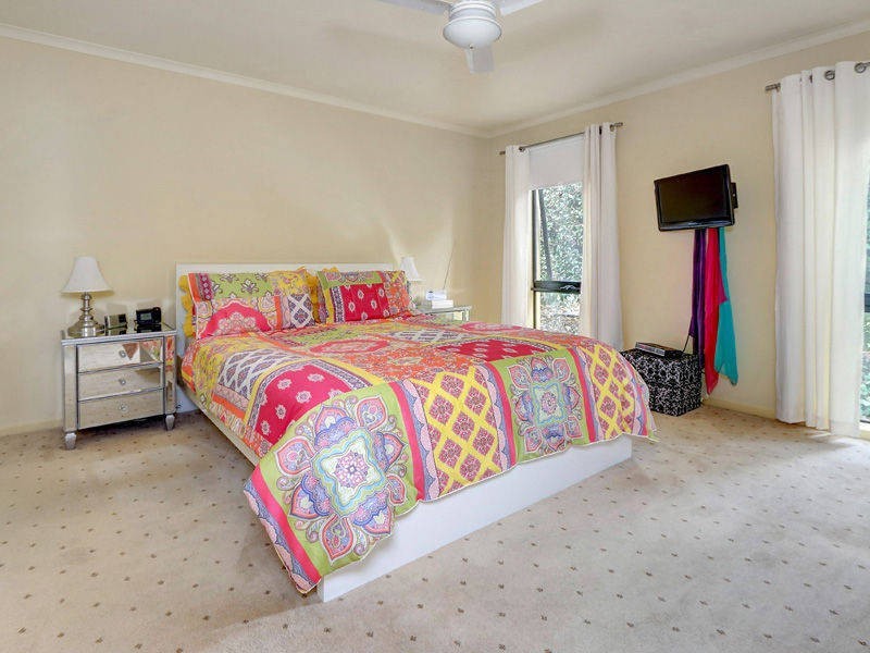 16 Fairway Circle, Safety Beach VIC 3936