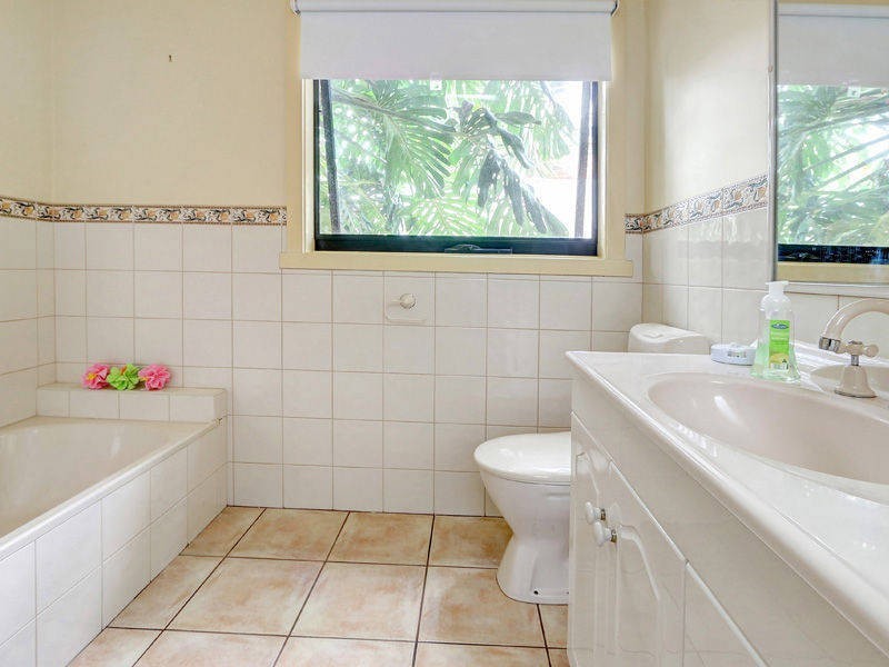 16 Fairway Circle, Safety Beach VIC 3936