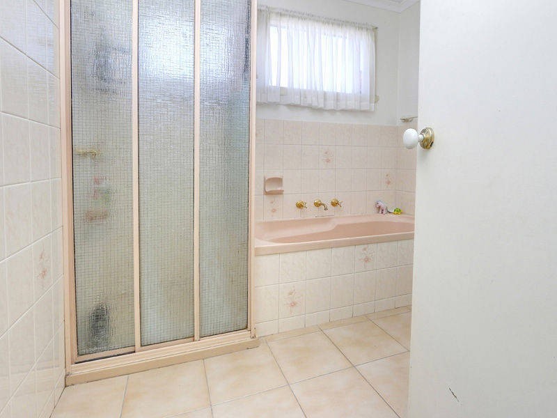 6 Lyme Court, Rosebud West VIC 3940