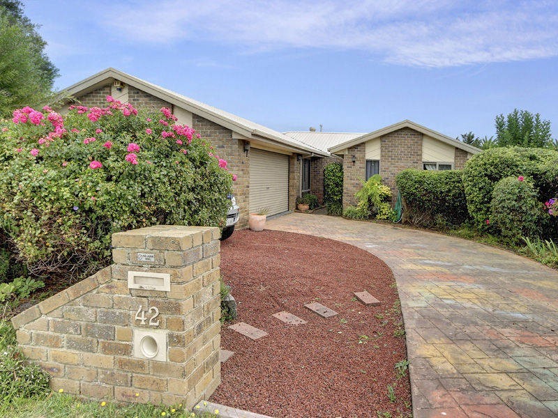 42 Country Club Drive, Safety Beach VIC 3936