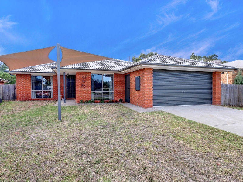 12 Fairway Circle, Safety Beach VIC 3936