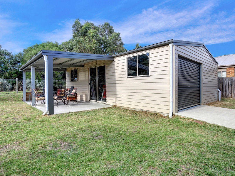 12 Fairway Circle, Safety Beach VIC 3936