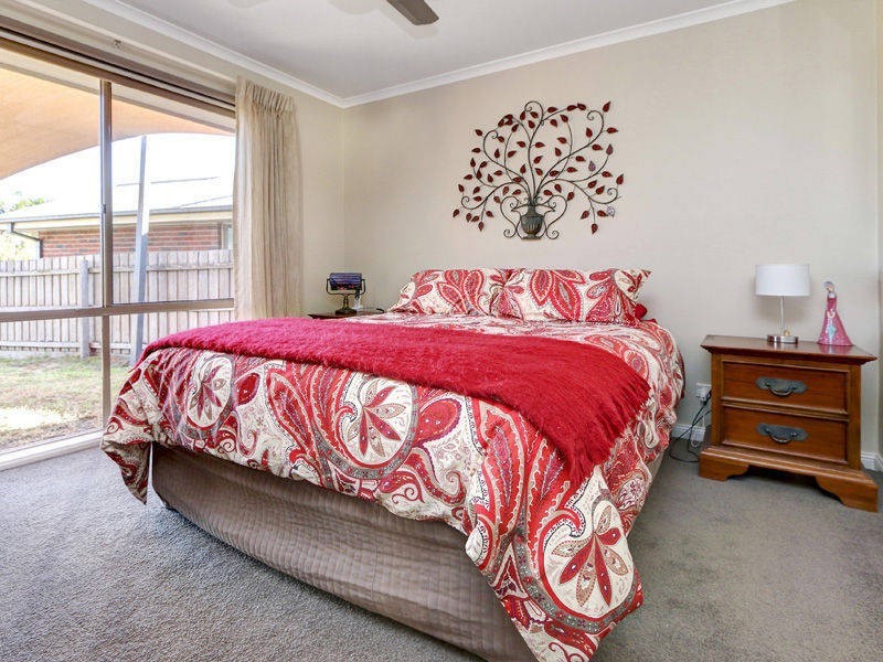 12 Fairway Circle, Safety Beach VIC 3936