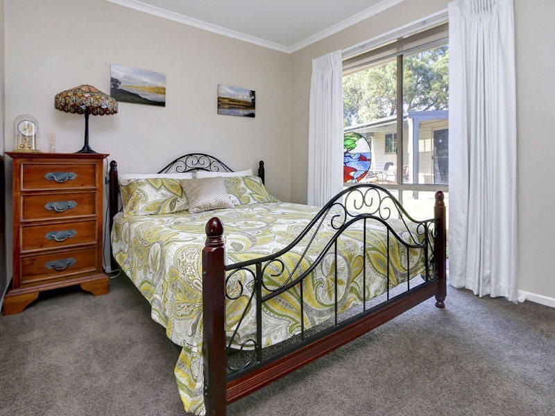 12 Fairway Circle, Safety Beach VIC 3936