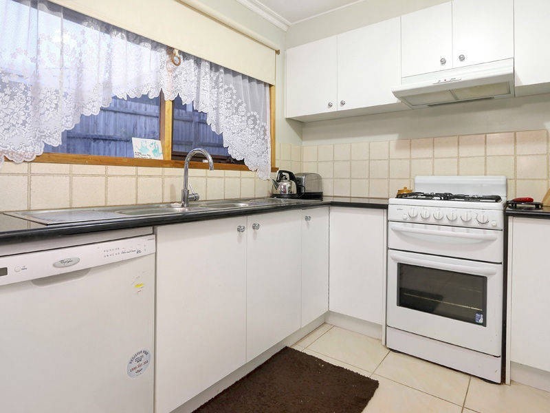 27 Denholm Street, Rosebud VIC 3939