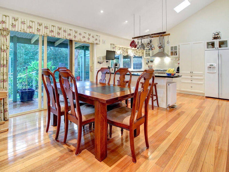 18 Warrain Avenue, Rosebud VIC 3939