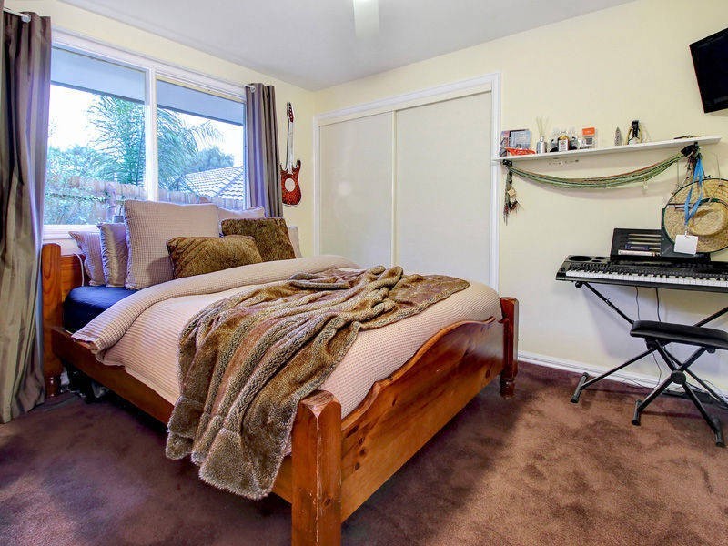 18 Warrain Avenue, Rosebud VIC 3939