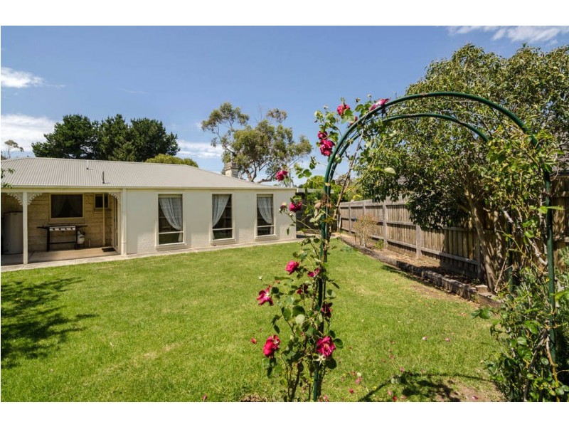 6 Wingara Drive, Rosebud West VIC 3940