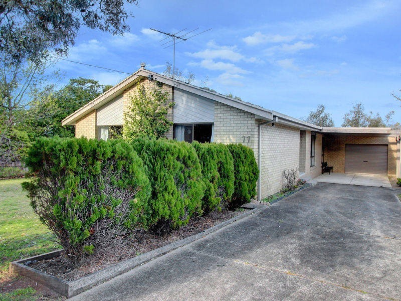 77 Broadway, Rosebud West VIC 3940