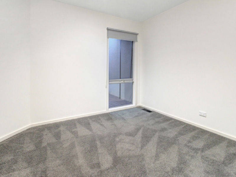 18 Capel Avenue, Rosebud West VIC 3940