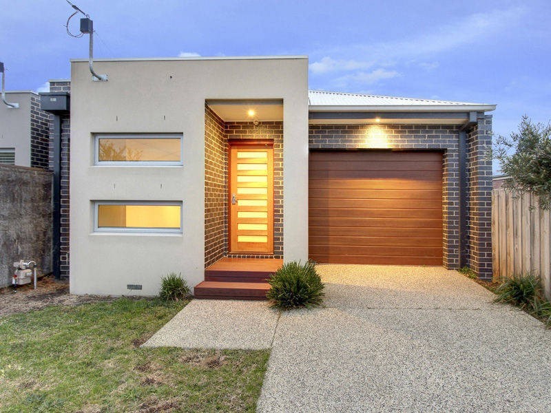 18 Capel Avenue, Rosebud West VIC 3940