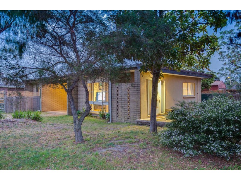 2 Deighton Drive, Rosebud VIC 3939