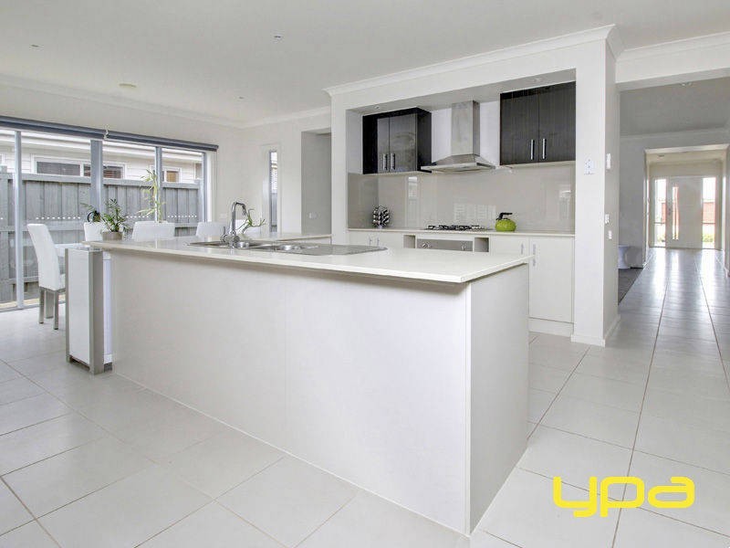 32 Oceanic Drive, Safety Beach VIC 3936