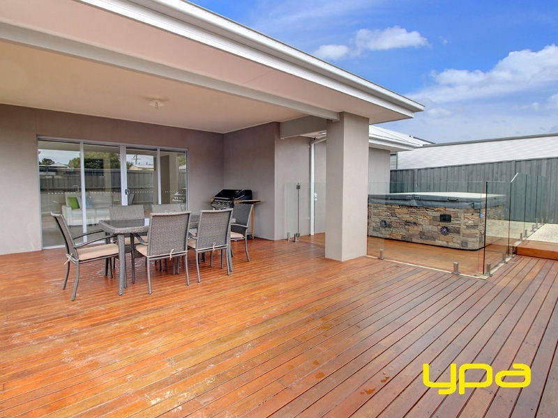 32 Oceanic Drive, Safety Beach VIC 3936