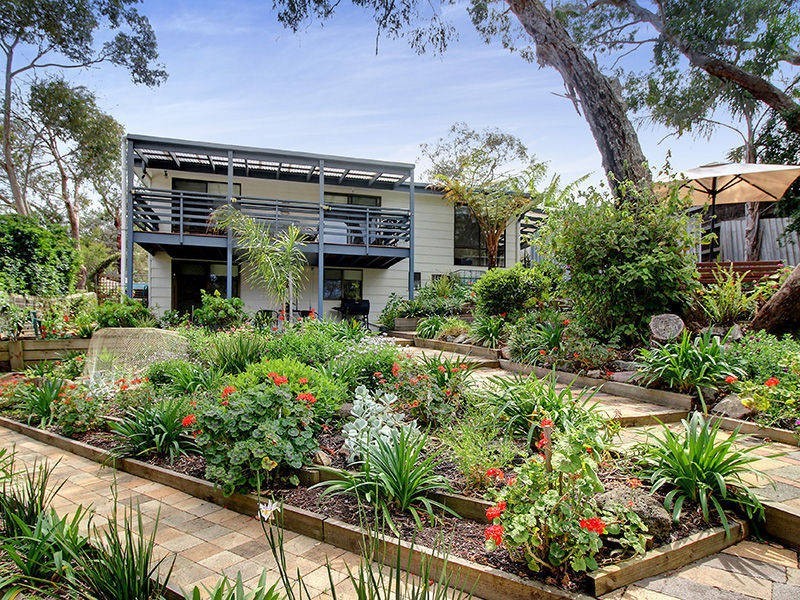 17 Fenton Avenue, Rosebud VIC 3939