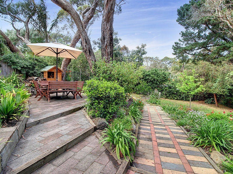 17 Fenton Avenue, Rosebud VIC 3939