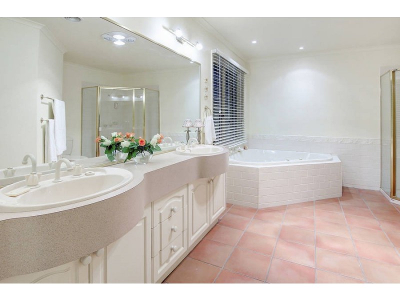 15 Fairway Drive, Safety Beach VIC 3936