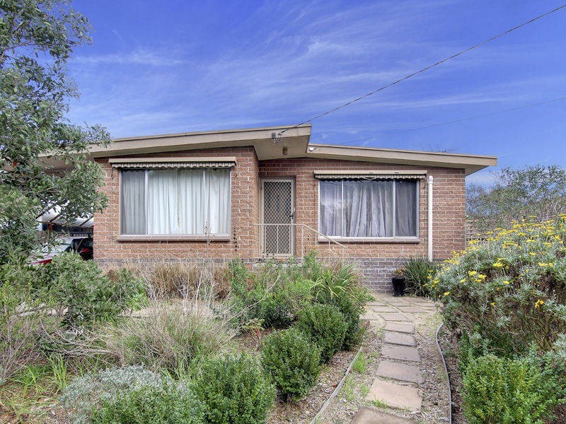 90 Ocean Street, Rosebud VIC 3939