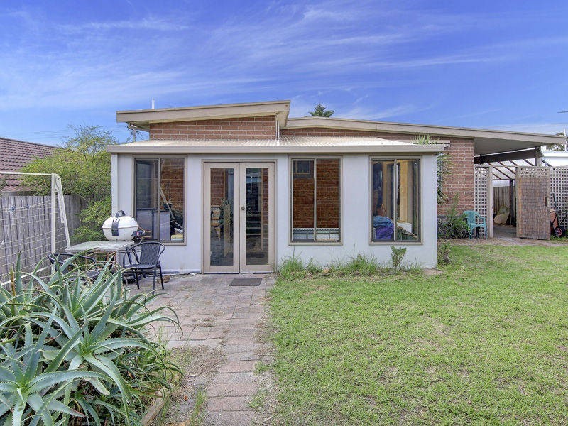 90 Ocean Street, Rosebud VIC 3939