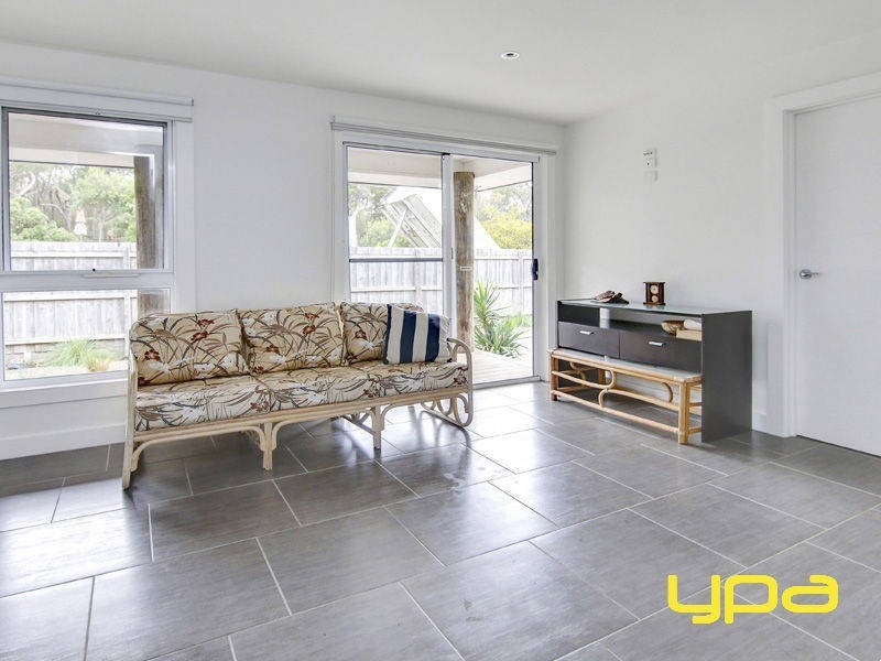 8 Owarra Street, Rye VIC 3941