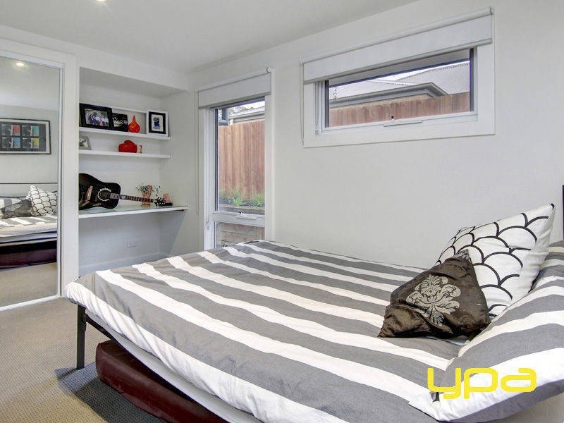 8 Owarra Street, Rye VIC 3941