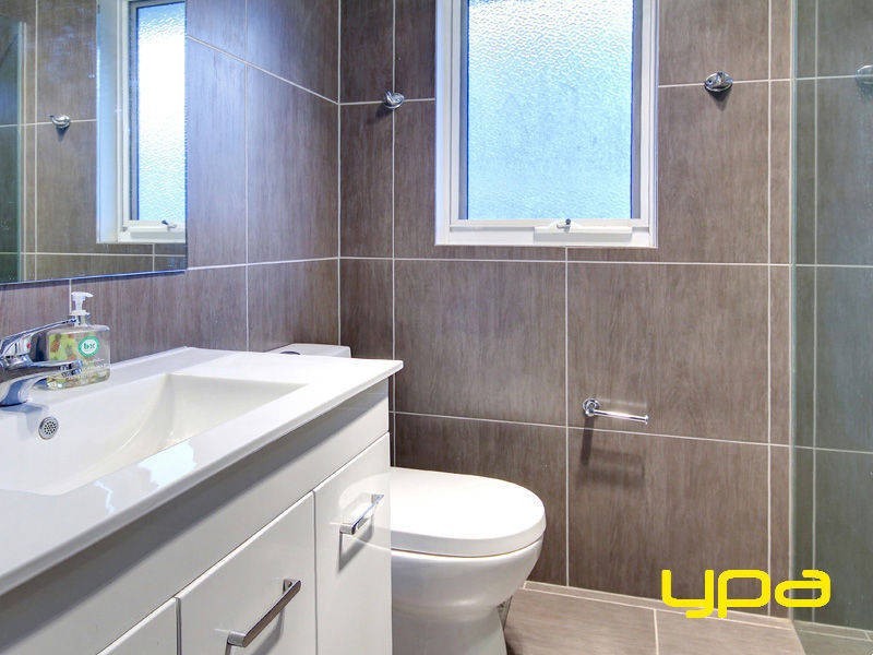 8 Owarra Street, Rye VIC 3941