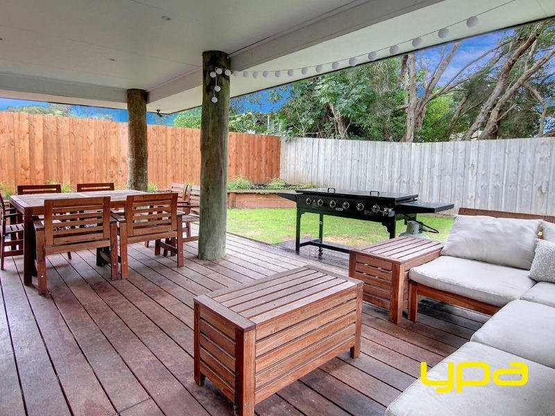 8 Owarra Street, Rye VIC 3941